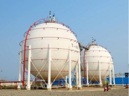 Oil Transmission Pipeline and Oil Storage Tank Area Grounding